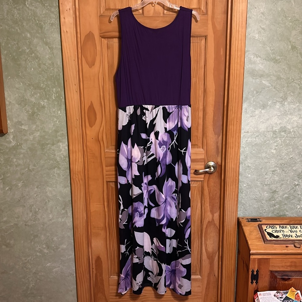Women’s BlueTime Sleeveless Dress Purple Bodice Purple Floral Skirt NWT Size 3XL - Picture 2 of 3